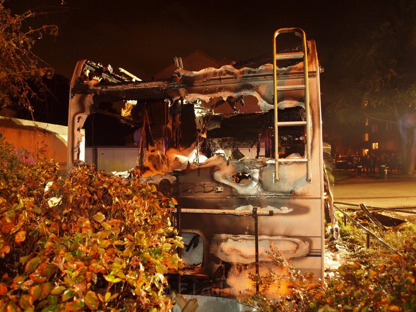 Vollbrand Wohnmobil Koeln Poll Baumschulenweg P041.JPG